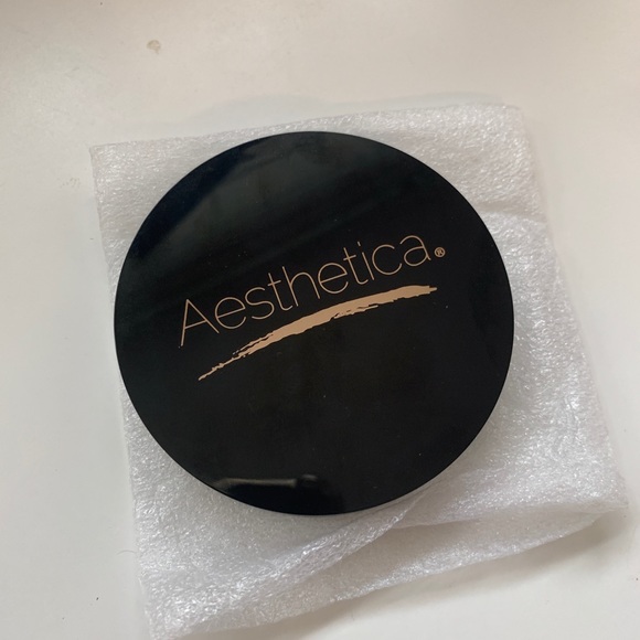 Bronzer - Picture 2 of 3